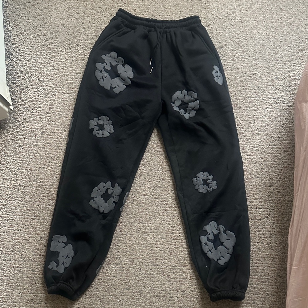 Denim Tears Mono Wreath Sweatpants Black